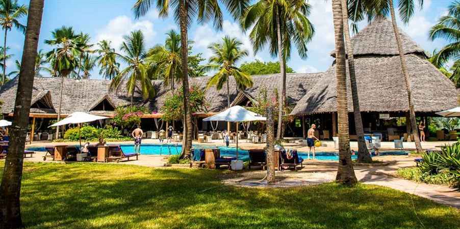 Bluebay Beach Resort & Spa - Madukha Tours Safaris